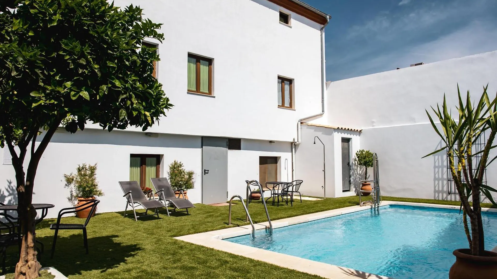 Hostal Aznaitin Baeza 2*,